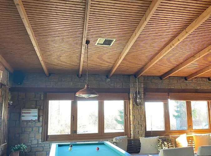 Alexandra 招待所 3*