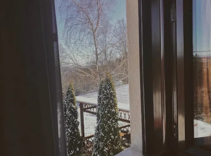 Alexandra 招待所 3*